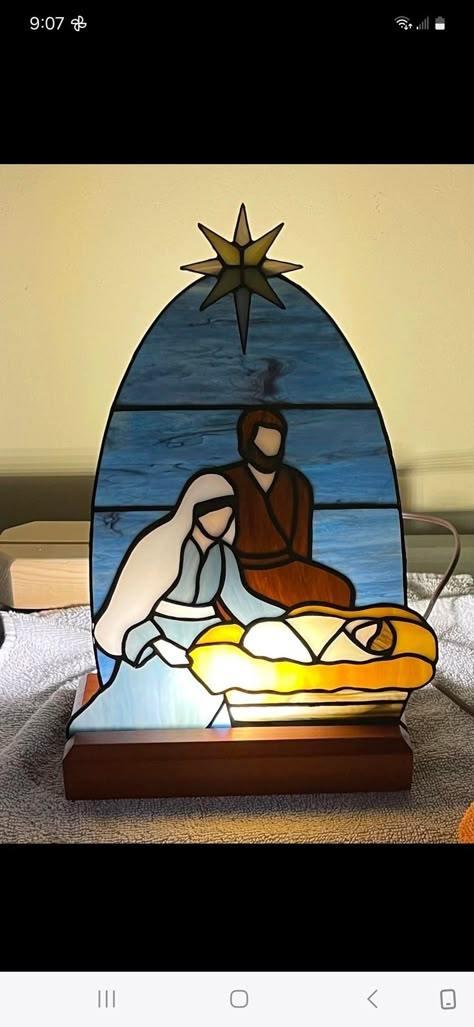 Easy Stained Glass Projects, Stained Glass Nativity, Stained Glass Religious, Christmas Flash, Antique Stain, Awesome Crafts, Stained Glass Ornaments, Nativity Ornaments, Stained Glass Christmas