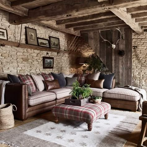 Scottish Living Room, Scottish Cottage Interior, Country Lounge, Salons Cottage, Rustic Living Room Decor, Scottish Decor, Corner Sofa Living Room, Sofas Living Room, Barn Living