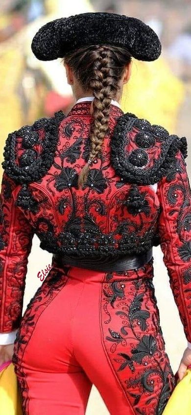 Mariachi Outfit, Matador Costume, Outfits For Spain, Spanish Clothing, Festival Outfits Rave, Latina Fashion Outfits, Latina Fashion, Medieval Clothing, Embroidery Fashion