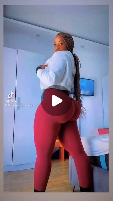 Arch Latina, Cartoon Sexuality, Girls Throwing It Back, Short Thick Body Outfits, Big Booties Outfit Gym, Big Gyatt, Busty Outfits Jeans, Baddies With Gyatt, Thick Baddie Instagram