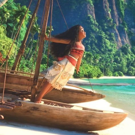 Moana Gif, Moana 2016, Disney Savings, Jumanji Movie, Disney Dinosaur, Moana Movie, Lizzie Mcguire Movie, How Far Ill Go, The Emperor's New Groove