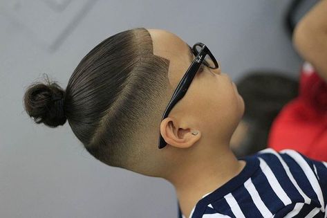 Kid Bun With Line Up  #hairstyles #hair #hairstylesideas #HairstylesforMenwithLine Boys Man Bun Haircut, Kids Man Buns, Baby Boy Long Hair, Boys Long Hairstyles Kids, Man Bun Haircut, Hairstyles Boy, Boys Fade Haircut, Boy Braids Hairstyles, Cool Boys Haircuts