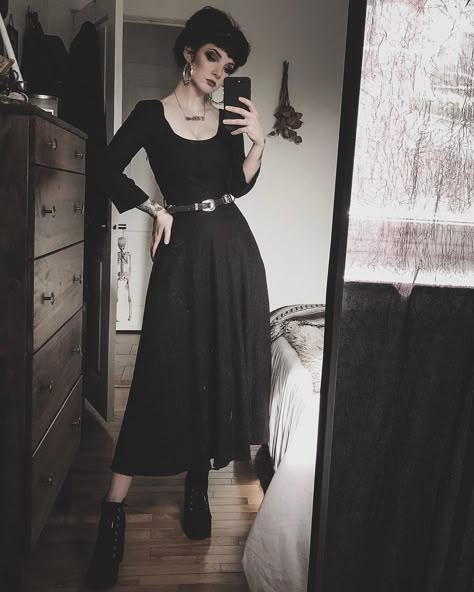 Tonight’s look is Lily Rhodes Van der Woodsen Bass Humphrey Addams, I guess? 🥂 Soft Dramatic Goth, Old Money Gothic Outfits, Everyday Gothic Outfits, Library Goth Outfit, Goth Librarian Outfits, Gothic Literature Aesthetic Outfit, 1940s Goth, Goth Librarian Aesthetic, Addams Inspired Outfit