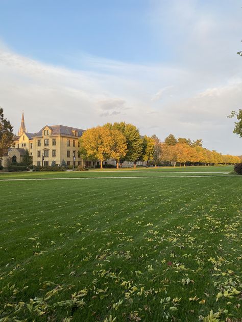 University Of Notre Dame Aesthetic, Notre Dame University Aesthetic, Notre Dame Aesthetic, Pretty Cities, Noter Dame, Lawyer Aesthetic, Future Lawyer, College Vision Board, Under The Dome