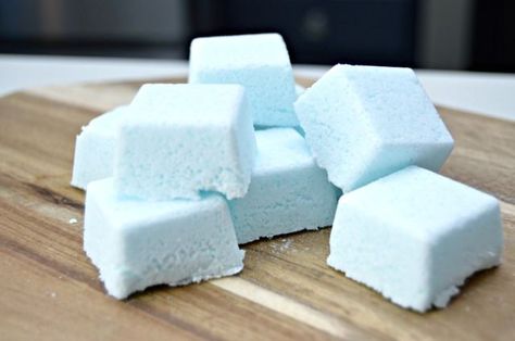 Diy Dishwasher Detergent, Homemade Dishwasher Detergent, Tablet Recipe, Dishwasher Tabs, Detergent Recipe, Homemade Cleaning Supplies, Diy Dish, Dishwasher Tablets, Homemade Laundry