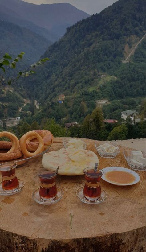 Georgian Food, Georgia Vacation, Mountains Aesthetic, Photo Food, Travel Companies, Travel Board, Eastern Europe, Nature Travel, Travel Aesthetic