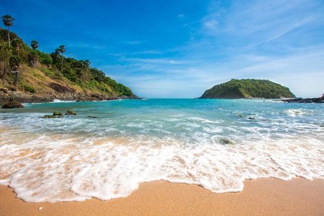 Yanui Beach is located in Thailand. Kayak Trip, Tourist Places, Famous Places, Best Sites, Historical Place, Phuket, Mountain View, Seating Area, Kayaking