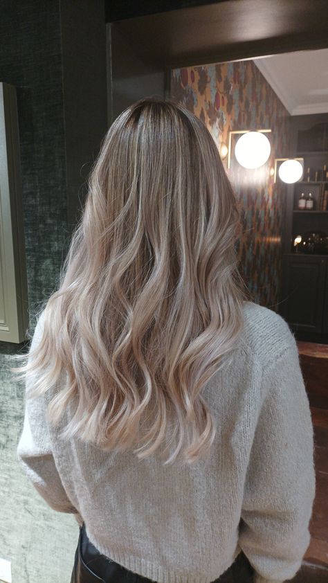 Cold Blonde Hair Balayage, Cold Balayage, Cold Hair Color, Cold Blonde Hair, Cold Blonde, Cold Hair, Balayage Hair Blonde Long, Blond Beige, Beige Blonde Hair