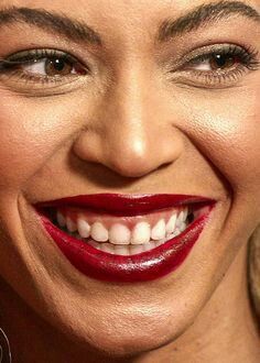 Beyoncé Famous People Celebrities, Beyonce Photos, Close Up Faces, Celebrities Before And After, Real Bodies, Demi Moore, Cold Sore, Beyonce Knowles, Reality Check