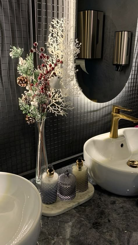 Glam Apartment Decor, London Home Decor, Glam House, Bathroom Aesthetics, Bathroom Aesthetic, Welcome To My House, House Aesthetic, Dream House Interior, Room Makeover Inspiration