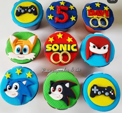 Sonic The Hedgehog Chocolate Covered Oreos, Cupcakes Sonic Birthday, Sonic Cupcakes For Boys, Sonic Birthday Cupcakes, Cupcake Sonic, Sonic The Hedgehog Cupcakes, Sonic Cake Ideas, Sonic Cupcakes, Sonic Cookies