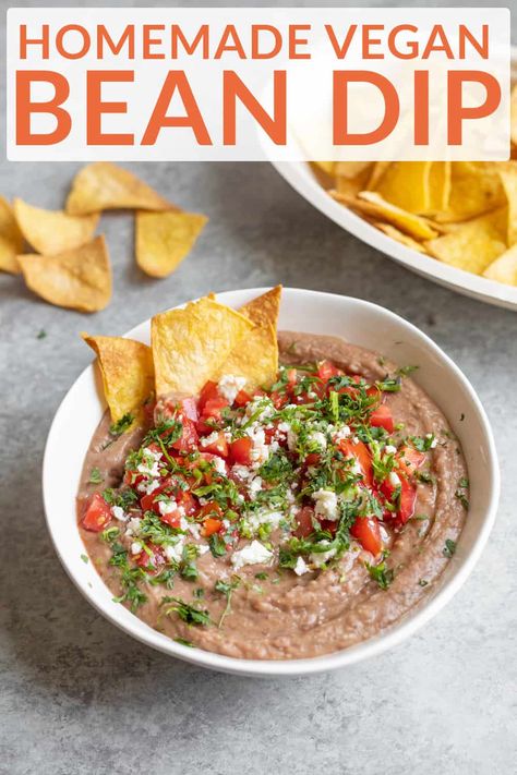 Healthy Superbowl Recipes, Vegan Bean Dip, Finger Foods For A Crowd, Vegan Appetizer Recipes, Bean Dip Recipe, Super Bowl Food Healthy, Vegan Bean, Vegan Appetizers Recipes, Bean Dip Recipes