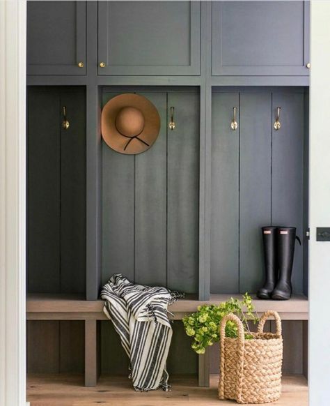 Cubby Ideas, Small Mudroom Ideas, Mudroom Cubbies, Kate Marker Interiors, Mudroom Bench Seat, Mudroom Ideas, Mudroom Entryway, Mudroom Design, Hallway Ideas Entrance Interior Design