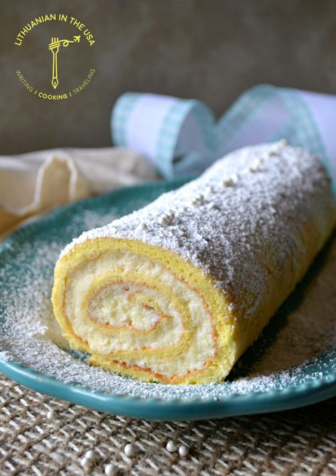 Kursenu vyniotinis (4) 1 Cream Roll Cake, Lithuanian Recipes, Cream Roll, Cake Roll Recipes, Log Cake, Gateaux Cake, Easy Summer Desserts, Blueberry Cake, Roll Cake