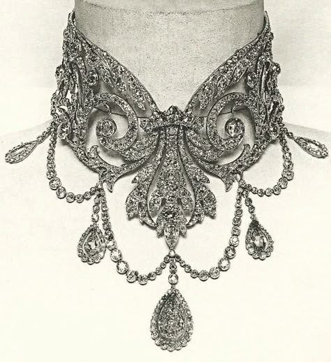 1000+ ideas about Royal Jewels on Pinterest | Jewels, Diamond ... Victorian Choker, Trendy Jewerly, Jewel Necklace, Necklace Diamond, Royal Jewels, Women Necklace, Old Fashion, Royal Jewelry, Crown Jewels