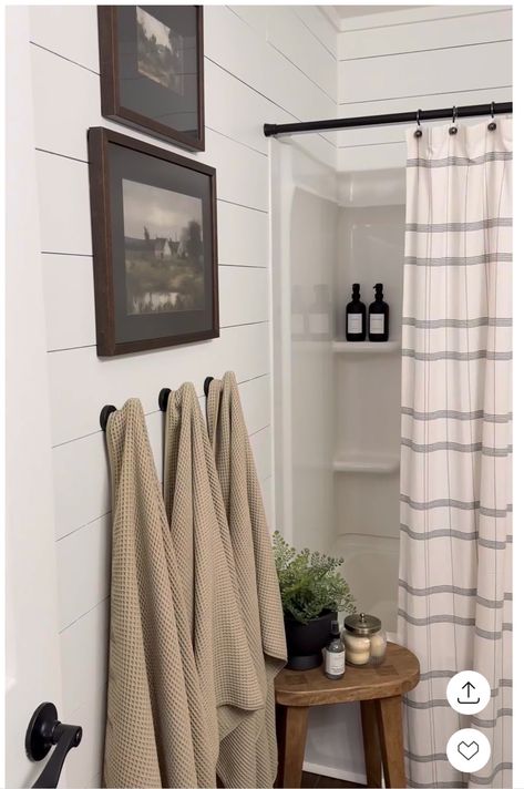 Tan Black Bathroom, Tan Black And White Bathroom, Black Tan Bathroom, Tan And Black Bathroom Ideas, Cream And Black Bathroom Ideas, Small Bathroom Ideas Brown, Paint Color For Bathroom With No Windows, Black White And Tan Bathroom, Western Restroom Ideas