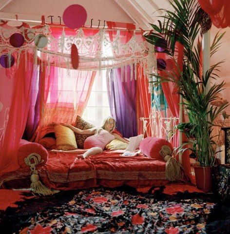 gypsy room...love the colors, more diff shades of purples & pinks with royal sexy gold..layers of sheers Victorian Bohemian Decor, Chic Bedding, Shabby Chic Bedding, Over The Bed, Deco Boheme, Bohemian Interior, Bohemian Living, Boho Room, Bohemian Bedroom