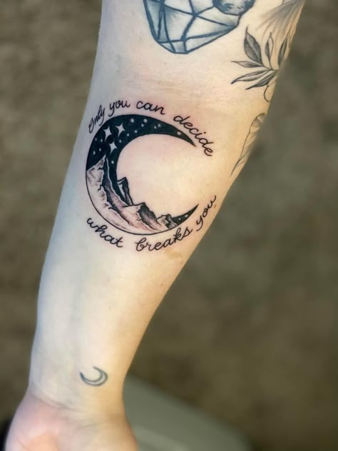 Acotar Tattoo Ideas, Book Inspired Tattoos, Cute Thigh Tattoos, Wrist Tattoo Cover Up, Bookish Tattoos, Tattoos Sleeve, Inspired Tattoos, Spooky Tattoos, Tattoo Project