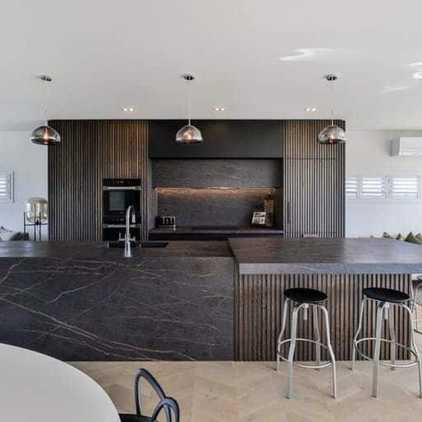 🚀 Calling all trailblazing entrepreneurs & businessmen! 🚀 Elevate your culinary space with our Modern Kitchen Design. Cook in style and fuel your success! 🥂🔥 Check out more details or make it yours NOW 👉 https://nuel.ink/L8KBOO 🌟 #LuxuryLiving #EntrepreneurLife #ModernKitchen 🍽️✨ Dekton Laurent, Portugal Villa, Condo Ideas, Casa Container, House Design Kitchen, Luxury Kitchen Design, Kitchen Room Design, Kitchen Inspiration Design, Kitchen Furniture Design