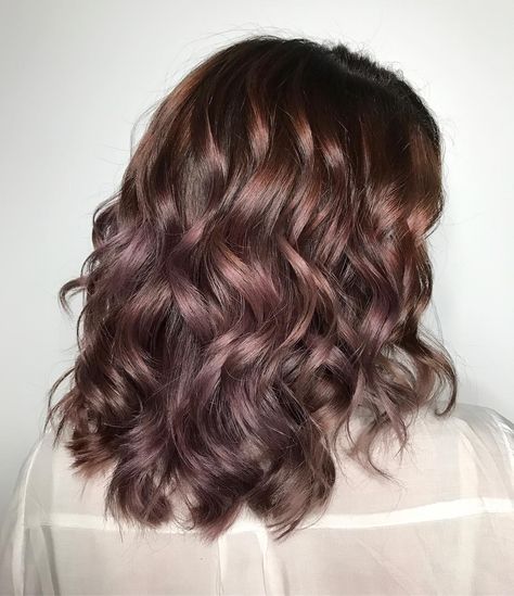 Chocolate-Mauve Hair Is The Fall Trend You Have To Try | SELF Chocolate Mauve Hair, Mauve Hair, Trendy We Fryzurach, Gold Hair Colors, Hair Color Rose Gold, Hair Color Chocolate, Fall Hair Color Trends, Luscious Hair, Rose Gold Hair