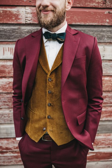 Check out how fun this groom's bowtie tie is | Image by Jason Lucas Photography Enchanted Forest Outfit Men, Colorful Groomsmen Attire, Tolkien Wedding, Middle Earth Wedding, Wes Anderson Wedding, Hobbit Wedding, Cottagecore Wedding, Lotr Wedding, Enchanted Forest Wedding