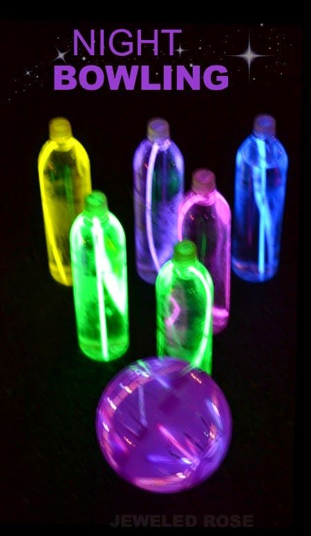 Glow In The Dark Bowling, Diy Party Activities, Night Bowling, Outdoor Games Adults, Kids Summer Bucket List, Glow Stick Party, Bowling Outfit, Summertime Crafts, Family Fun Night