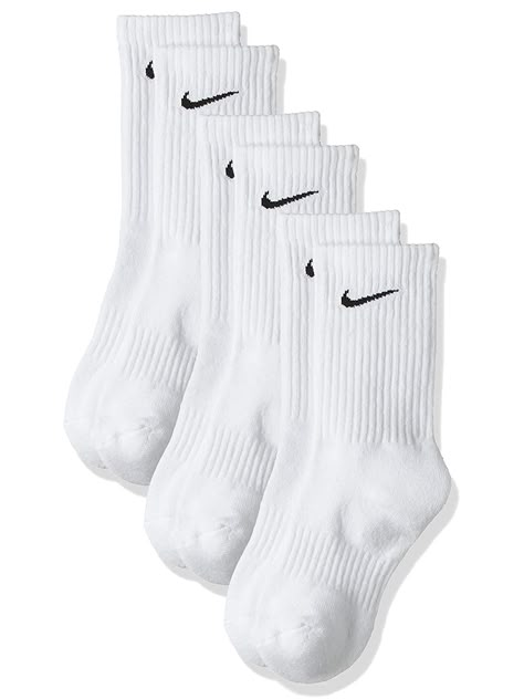 Immerse yourself in your workout with the Nike Everyday Socks. Luxuriously soft yarns and advanced sweat-wicking technology ensure ultimate comfort and dryness for your feet. Best Chelsea Boots, White Nike Socks, Nike Crew Socks, Chelsea Boots Outfit, Xmas Wishes, Jean Jacket Men, Nike Socks, Nike Mens, Birthday Wishlist