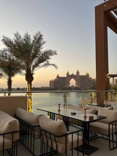 Dubai Aesthetic Night, Ocean Aesthetic Sunset, Dubai At Night, Aesthetic Pearls, Girl Aesthetic Wallpaper, Night Core, Nightlife Aesthetic, Sunset Pretty, Dubai Architecture