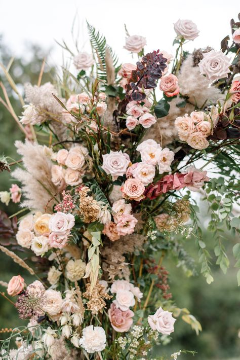 Wedding Chuppah Flowers, Chuppah Flowers, Wedding Flowers Wildflowers, Wedding Chuppah, Fresh Rose Petals, Mediterranean Wedding, Provence Wedding, Neutral Wedding Colors, Gazebo Wedding