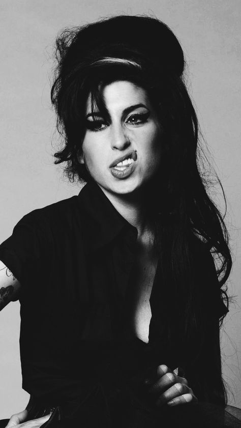 Amy Wine, Amy W, Amy Winehouse Style, Amazing Amy, Black And White Aesthetic, Amy Winehouse, Room Posters, White Aesthetic, Back To Black