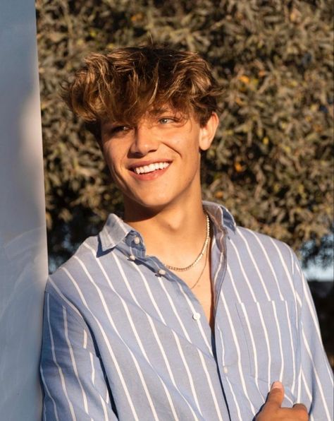 𝕘𝕒𝕘𝕖 𝕓𝕚𝕝𝕝𝕤 Gage Bills, Harvey Kinkle, Wavy Hair Men, E Boys, Dream Boyfriend, Corte De Cabelo Masculino, Festival Nails, White Boys, Aesthetic Photo