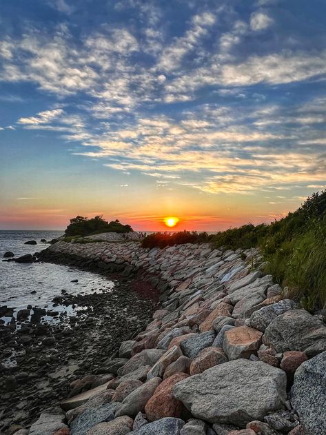 The Knob is an iconic Cape Cod spot for beautiful, expansive views and sunsets over Buzzards Bay. — MassDayTripping - hiking, beers and fun attractions Falmouth Massachusetts, Buzzards Bay, Cape Cod Ma, Nature Trails, Rocky Shore, Buzzard, Bay View, Falmouth, Walking Trails