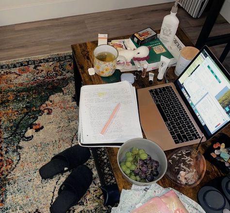 Disorganized Aesthetic, Homeschool Aesthetic, Work Setup, Fall Semester, Academic Validation, Uni Life, Study Aesthetic, Academic Motivation, Sophomore Year