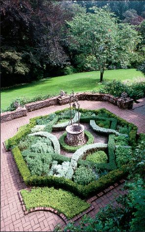 Knot Garden, Design Garden Ideas, Formal Garden Design, Parterre Garden, Boxwood Garden, Gardening Quotes, Garden Estate, Topiary Garden, Formal Garden