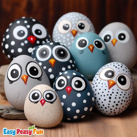 25+ Creative Rock Painting Ideas - Easy Peasy and Fun Bug Painted Rocks Ideas, Painted Rocks Ideas Creative Easy, Easy Rock Painting Ideas Simple, Painting Rocks Ideas Easy, Cool Rock Painting Ideas, Painted Rock Garden, Rock Kunst, Rooster Garden, Stone Paintings