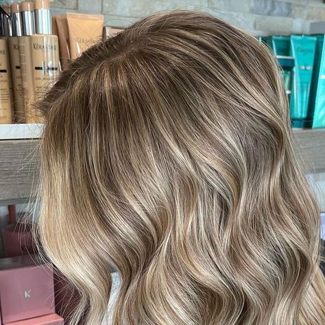 Root Smudge Highlights, Highlights With Shadow Root Brunette, Easy Grow Out Blonde, Outgrown Highlights, Shadow Root Blonde, Root Blonde, Dimensional Highlights, 2023 Highlights, Shadow Root