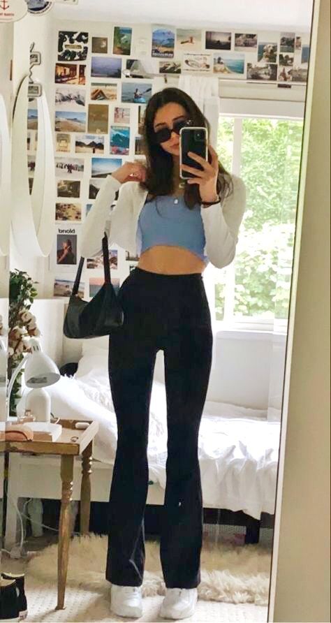 Flare Outfit, Indie Outfits Summer, Indie Outfits Aesthetic, Black Flared Leggings, Look Legging, Flared Leggings, Indie Outfits, Cotton Blouse, Looks Style