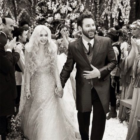 Sean Parker and wife Alexandra expecting second child Parker Wedding Dress, Sean Parker Wedding, Wedding Fun Facts, Celebrity Wedding Photos, White Lace Gown, Celebrity Wedding Dresses, Extravagant Wedding, Something Blue Wedding, Solange Knowles