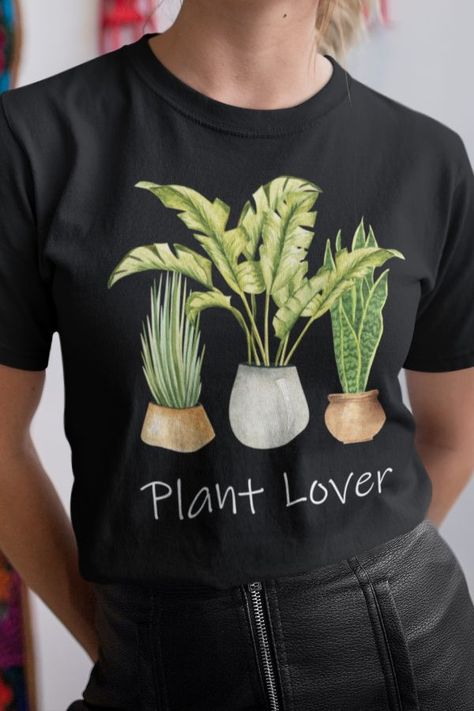 Plant Lover (Watercolor Houseplants) - T-Shirt. Are you an enthusiastic plant lover? Then this awesome te is just for you. Perfect for all the plant moms and plant dads out there. Available for men, women, and kids in various styles, colors, and sizes. Plant Lover Gifts, Quilt Size Chart, Outdoorsy Style, Wallet Minimalist, Pug Shirt, Mens Wallet, Text Pictures, Thanksgiving Gift, Red Fish