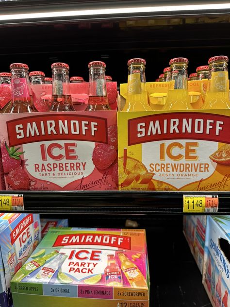 Snakebite Drink, Smirnoff Ice Flavors, Trendy Drinks, Drinks Fridge, Ice Party, Pretty Alcoholic Drinks, Smirnoff Ice, Party Drinks Alcohol, Friends Drinks