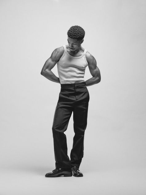 Lamar Johnson, Vogue Poses, Photo Mannequin, Male Portrait Poses, Men Fashion Photoshoot, Creative Fashion Photography, Mens Photoshoot Poses, Male Models Poses, Fashion Model Poses