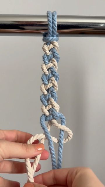 Alisha Ing | Fiber Artist on Instagram: "The Vertical Crown Knot✨ This fun knot can be used in a variety of macrame projects such as wall hangings, bracelets, plant hangers and more! . . . . . . #macrameknots #macramevideo #macrametutorial #howtovideo #videotutorial #howtomacrame #diycrafts #diymacrame #knotting #textileart #knotwork #craftyart #craftersgonnacraft #craftyfingers" Macrame Keyrings, Crown Knot, Friendship Bracelet Knots, Bracelet Knot, Make A Crown, Macrame Style, Tying Knots, Handfasting Cords, Diy Dog Collar