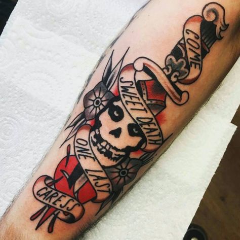 304 Likes, 5 Comments - MisfitsTattoosClub (@misfitstattoosclub) on Instagram: “THE MISFITS TURN 40 TODAY!!! Thanks @younghayden & @joshmarks13 #misfitstattoosclub 💀🎂💀…” Misfits Art, Tattoos Money, Misfits Tattoo, Chaos Tattoo, Horror Tattoo, Traditional Tattoo Art, The Misfits, Badass Tattoos, Great Tattoos