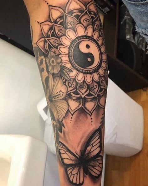 Yin Yang Tattoo Ideas, Yang Tattoo Ideas, Pennsylvania Philadelphia, Yin Yang Tattoo, Yang Tattoo, Favorite Tattoos, Yin Yang Tattoos, Men's Fashion Tips, Palm Tattoos