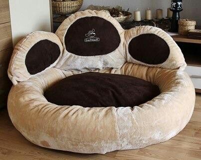 paw dog bed Kat Diy, Cool Dog Beds, Dog Rooms, Dog Items, Dog Furniture, Dog Houses, Diy Stuffed Animals, An Animal, Diy Dog Stuff