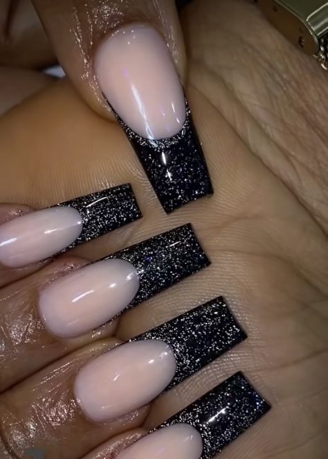 Shiny Black French Tip Nails, Nails With Black Sequin Dress, Pretty Acrylic Nails Black, New Year’s Eve Nails Design Black, Glittery Black French Tip Nails, Sparkly Black French Tip Nails, Black And Sparkle Nails, Glittery French Nails, Glittery Black Nails