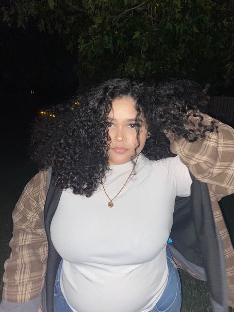 Curly 3b Hair, Latina Curly Hair, Afro Latinas, Curly Hair Latina, Latino Girls, Curly 3b, 3b Hair, Curly Head, Curly Black Hair