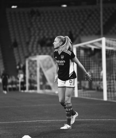 England Ladies Football, Leah Williamson, Uk Football, England Football, Just A Game, Womens Football, Arsenal Fc, Football Players, Celebrity Crush