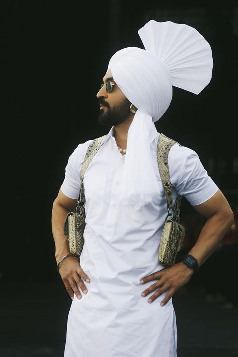 Navigating Diljit Dosanjh’s distinctive style, both on and off-stage Punjabi Singers Pics, Diljit Dosanjh Coachella, Diljit Dosanjh Aesthetic, Diljit Dosanjh Wallpaper, Diljit Dosanjh Concert, Coachella Concert, Brown Boys, Punjabi Music, Punjabi Singer