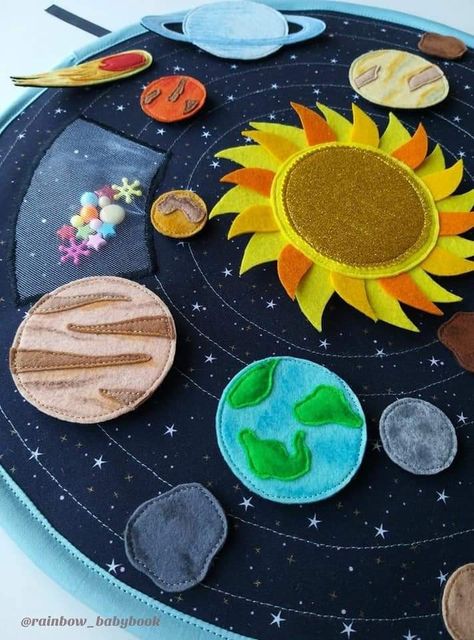 Space Felt, Book Space, Handmade Kids Toys, Solar System Crafts, Quiet Book Patterns, Busy Books, Panel Solar, Felt Quiet Books, Felt Board